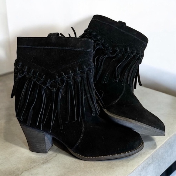 Sbicca “hard to find” BLACK Suede Macramé Fringe Boot. Vintage - Picture 3 of 16